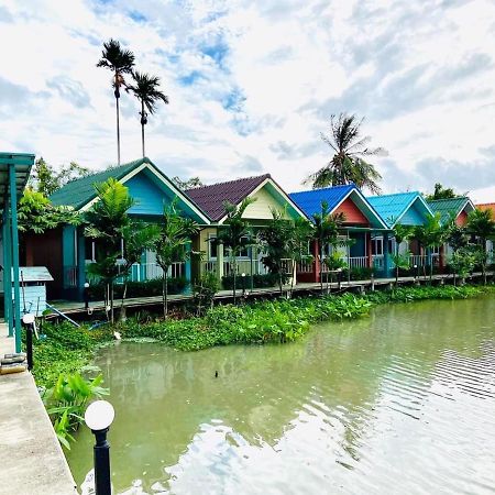 Baan Chay Namm Resort Bangkok Luaran gambar
