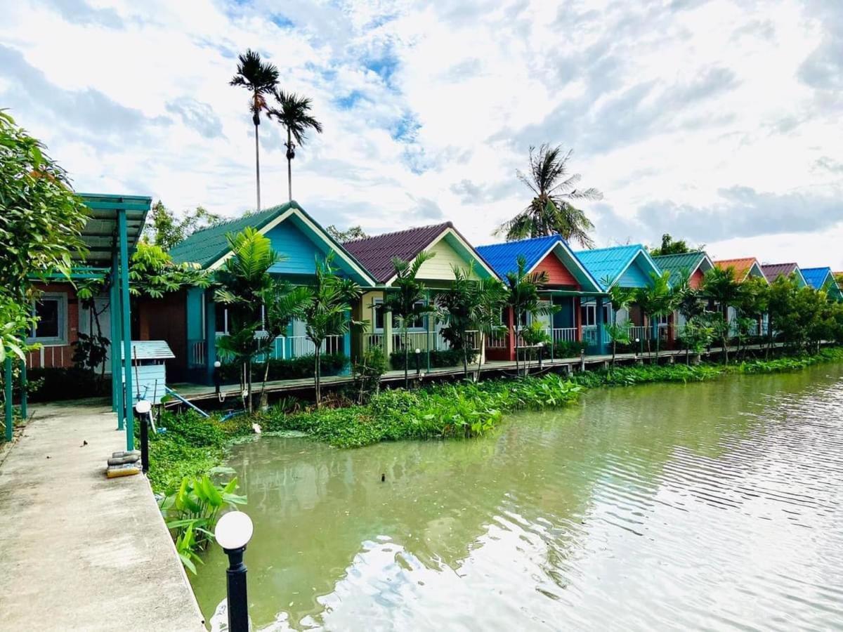 Baan Chay Namm Resort Bangkok Luaran gambar