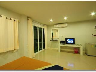 Baan Chay Namm Resort Bangkok Luaran gambar